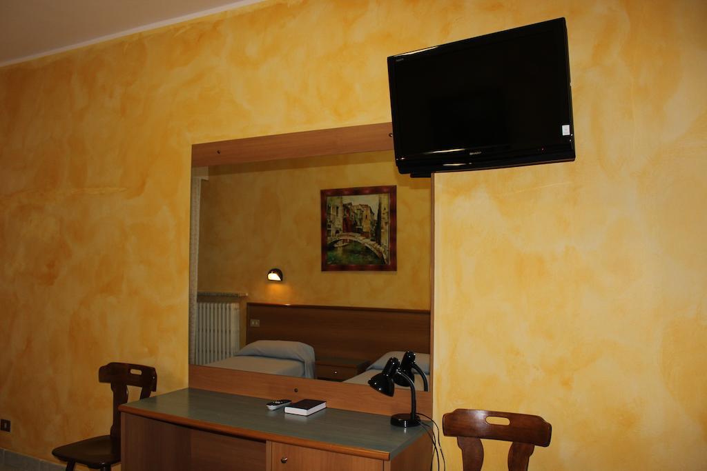 Albergo Napoleone SantʼAmbrogio di Valpolicella Habitación foto