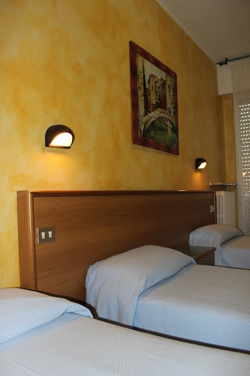 Albergo Napoleone SantʼAmbrogio di Valpolicella Habitación foto